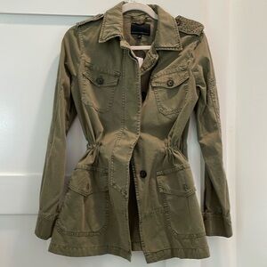 Banana Republic army green never worn tags on. Utility jacket!